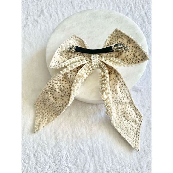 Stunning studded pearl bridal hair bow with barette snap clothes ￼ main image 4